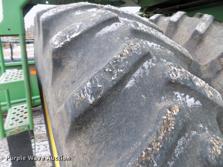 image for item DB9015 1999 John Deere 9610 Maximizer combine
