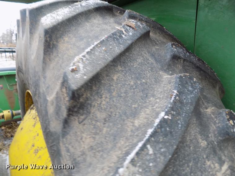 image for item DB9015 1999 John Deere 9610 Maximizer combine