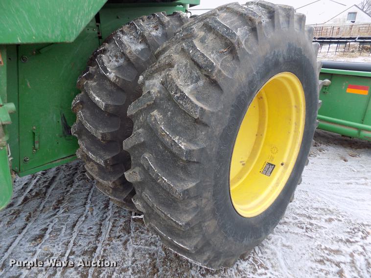 image for item DB9015 1999 John Deere 9610 Maximizer combine