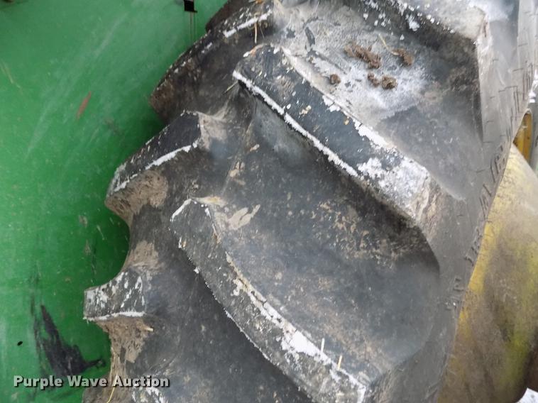 image for item DB9015 1999 John Deere 9610 Maximizer combine