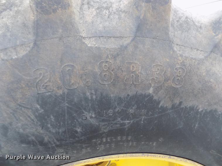 image for item DB9015 1999 John Deere 9610 Maximizer combine