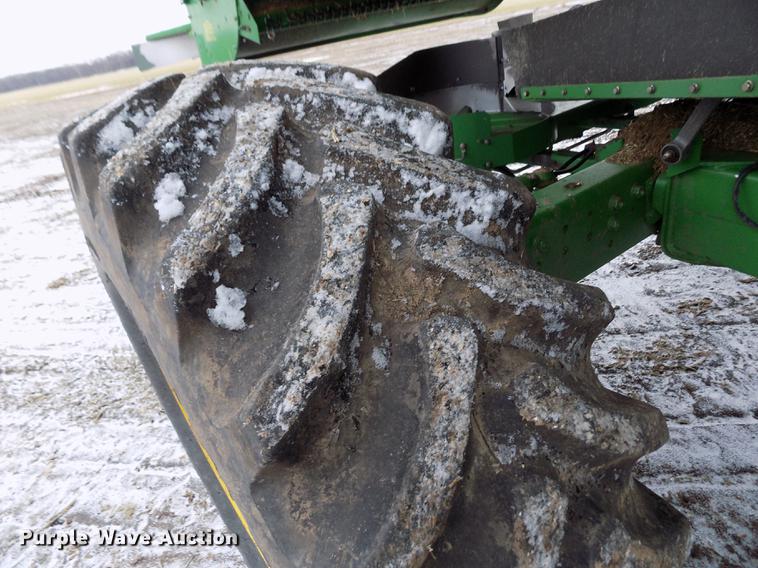 image for item DB9015 1999 John Deere 9610 Maximizer combine