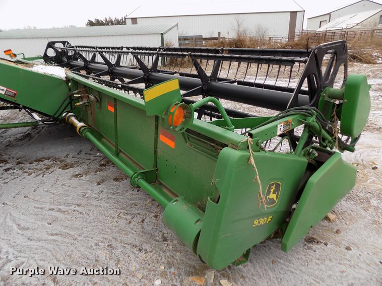 image for item DB9016 2002 John Deere 930F flex head