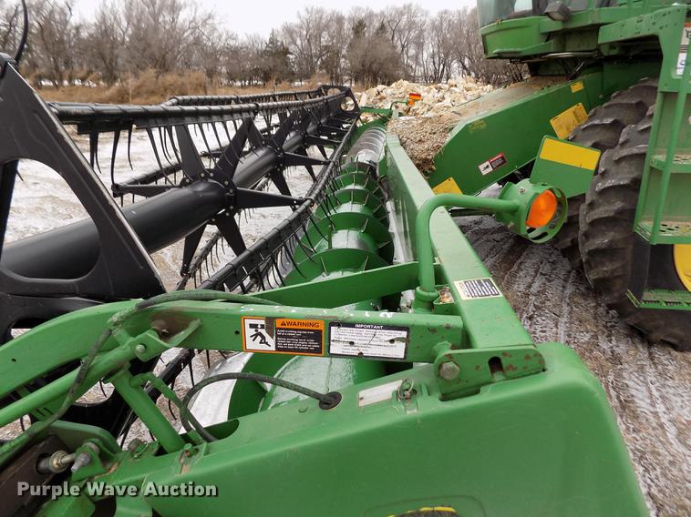 image for item DB9016 2002 John Deere 930F flex head