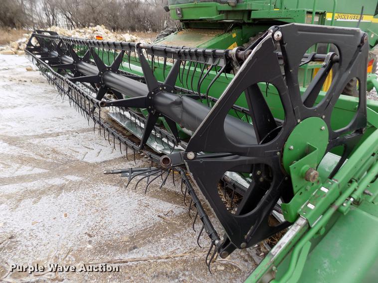 image for item DB9016 2002 John Deere 930F flex head