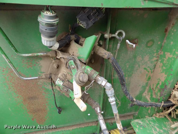 image for item DB9016 2002 John Deere 930F flex head