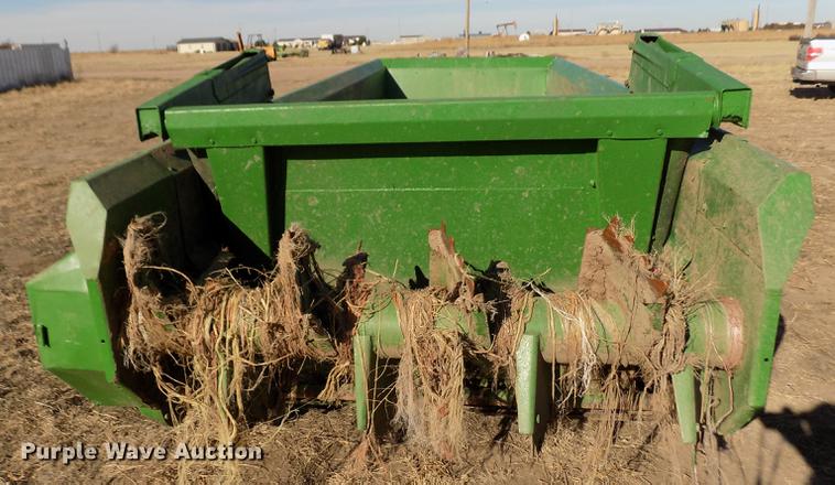 image for item DB9032 John Deere 680 manure spreader