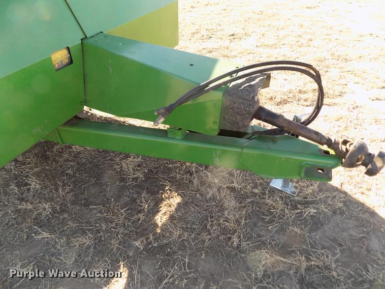 image for item DB9032 John Deere 680 manure spreader