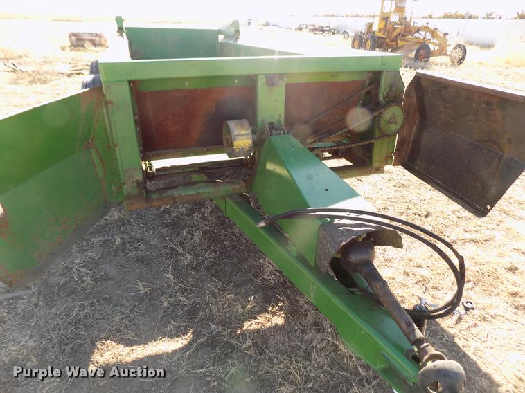 image for item DB9032 John Deere 680 manure spreader