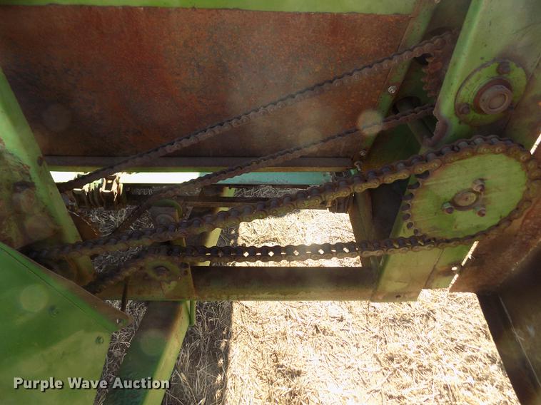image for item DB9032 John Deere 680 manure spreader