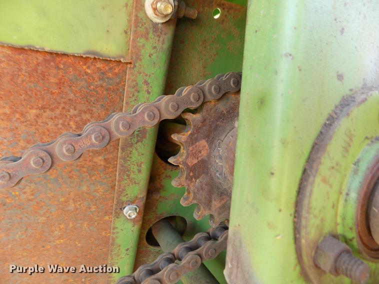 image for item DB9032 John Deere 680 manure spreader