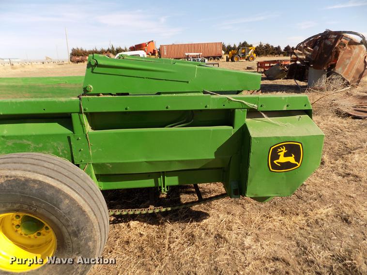 image for item DB9032 John Deere 680 manure spreader
