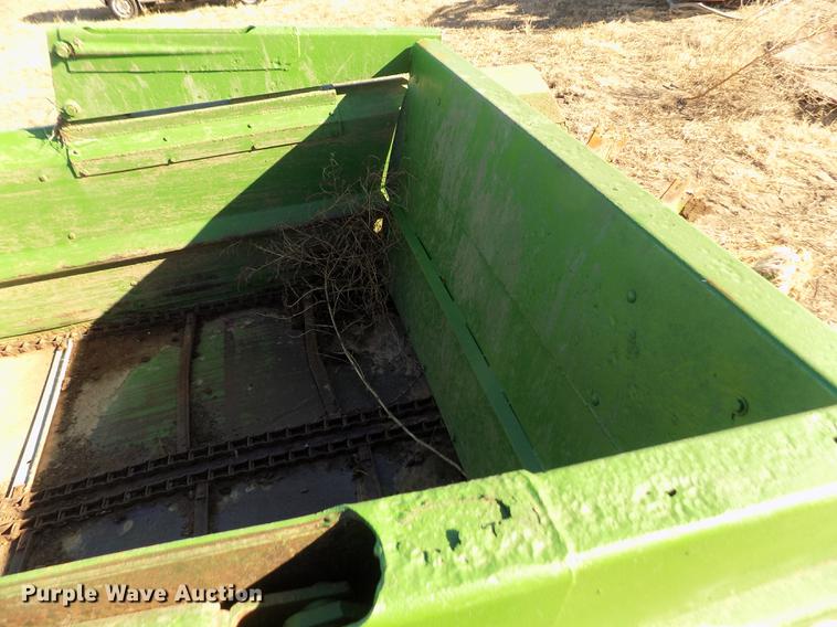 image for item DB9032 John Deere 680 manure spreader