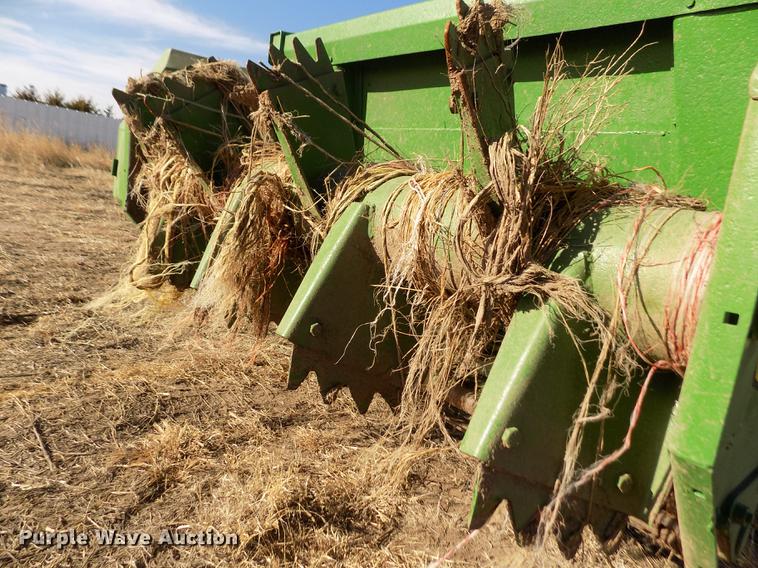 image for item DB9032 John Deere 680 manure spreader