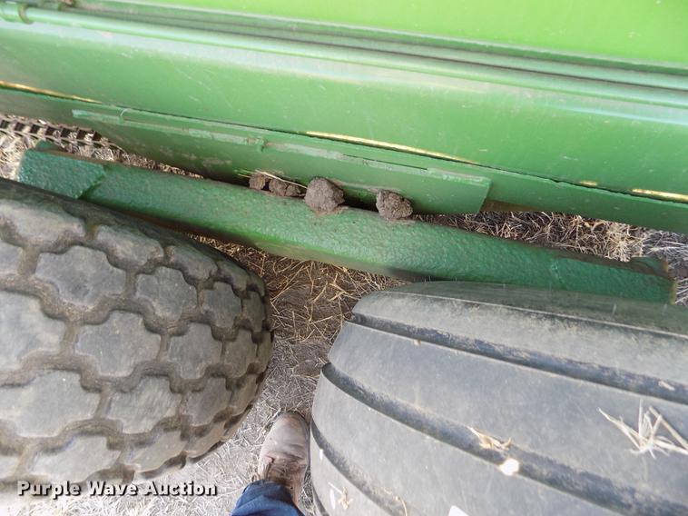 image for item DB9032 John Deere 680 manure spreader