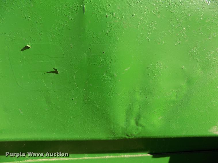 image for item DB9032 John Deere 680 manure spreader