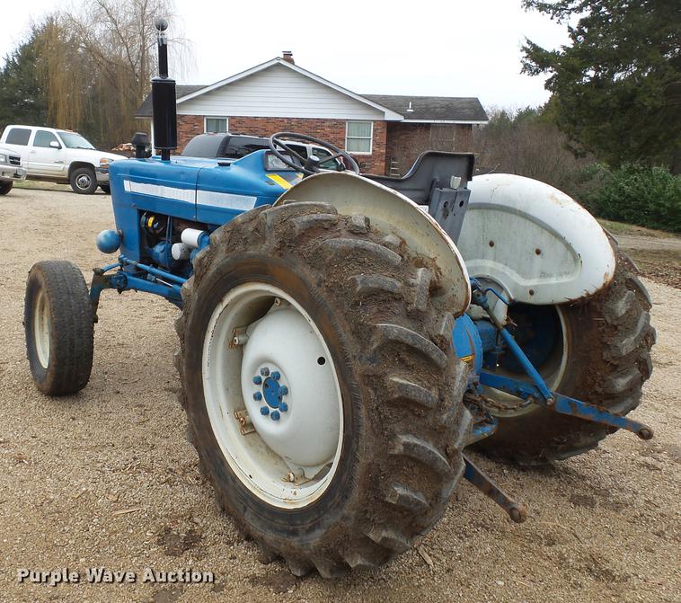 image for item DD2390 Ford 3600 tractor