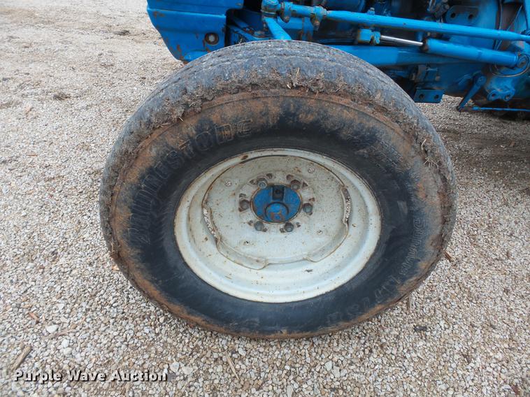 image for item DD2390 Ford 3600 tractor