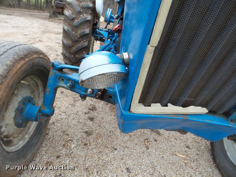 image for item DD2390 Ford 3600 tractor