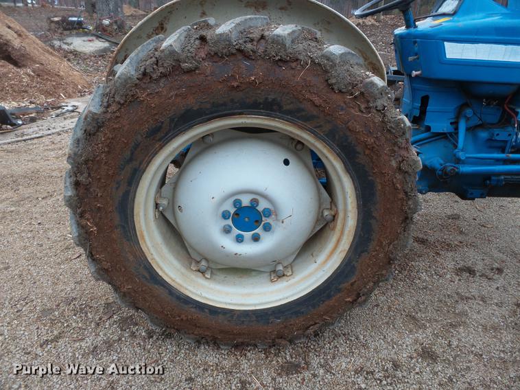image for item DD2390 Ford 3600 tractor