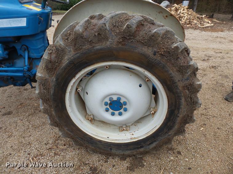 image for item DD2390 Ford 3600 tractor