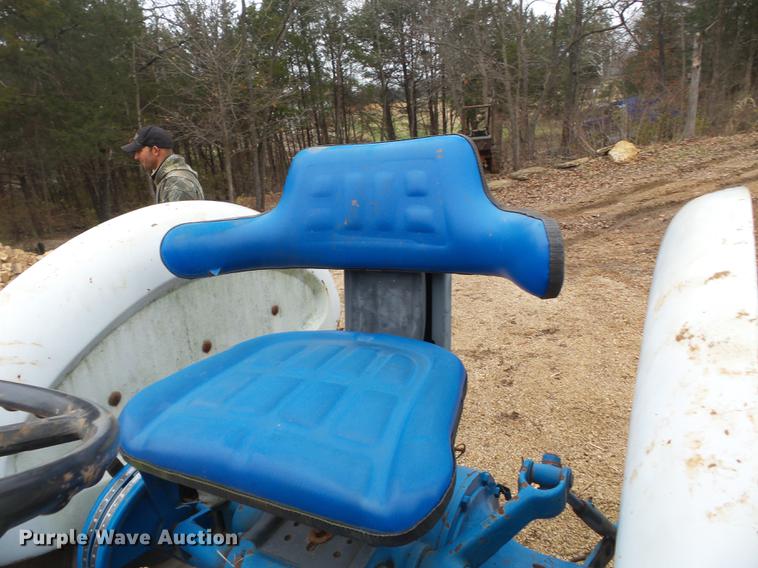 image for item DD2390 Ford 3600 tractor