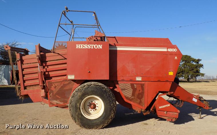 image for item DD3528 1985 Hesston 4800 square baler
