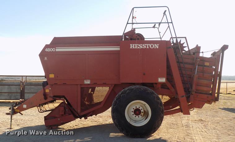 image for item DD3528 1985 Hesston 4800 square baler