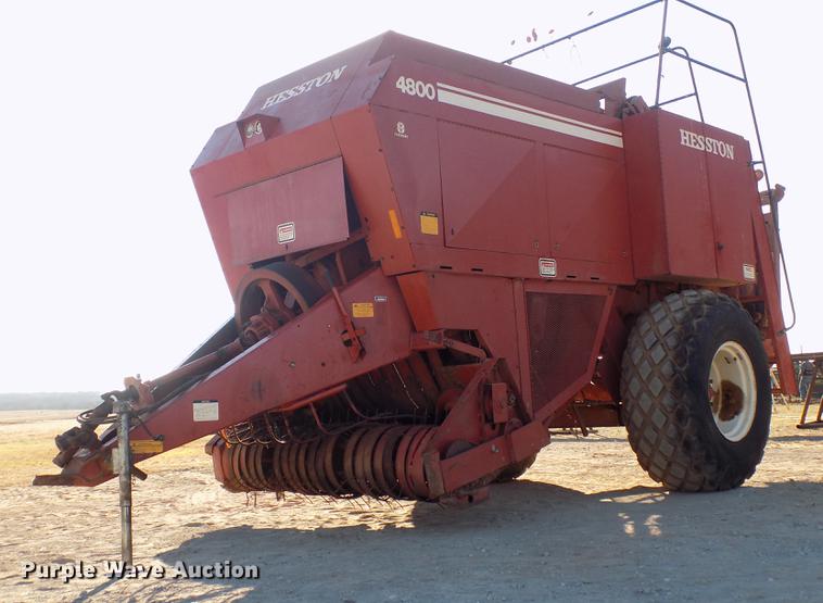 image for item DD3528 1985 Hesston 4800 square baler