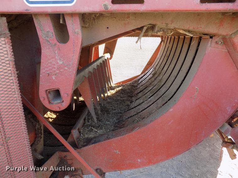 image for item DD3528 1985 Hesston 4800 square baler