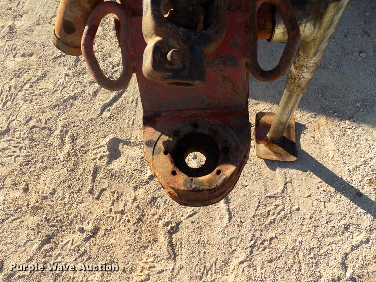 image for item DD3528 1985 Hesston 4800 square baler
