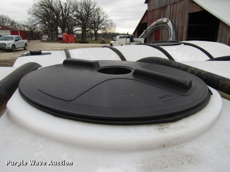 image for item DD3868 (2) poly tanks