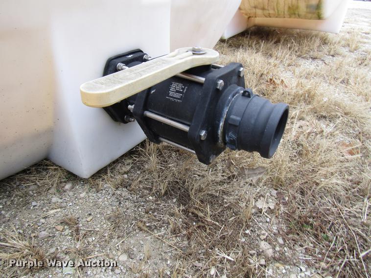 image for item DD3868 (2) poly tanks