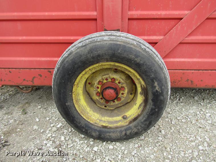 image for item DD3871 Hesston Stackhand 10 bale stacker