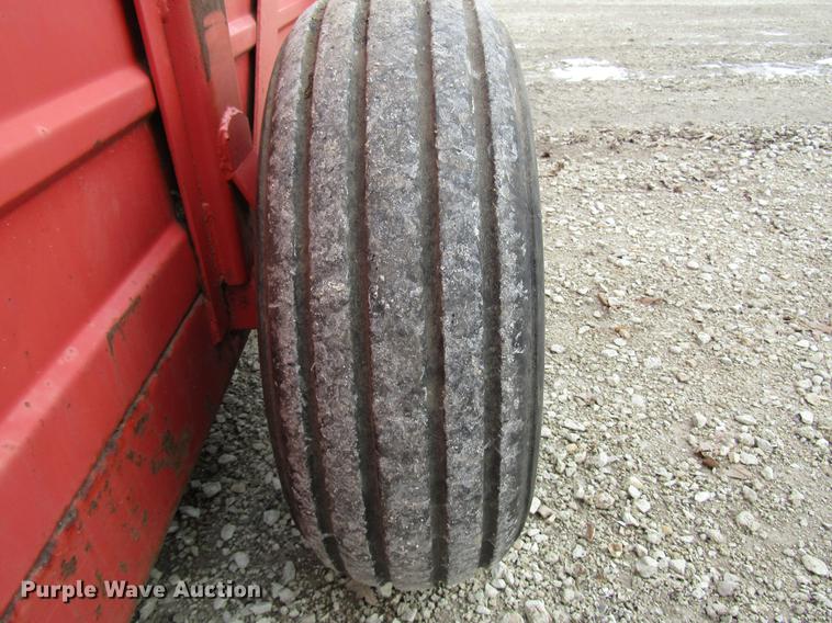 image for item DD3871 Hesston Stackhand 10 bale stacker