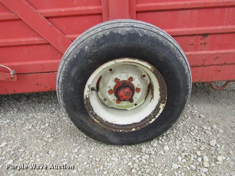 image for item DD3871 Hesston Stackhand 10 bale stacker