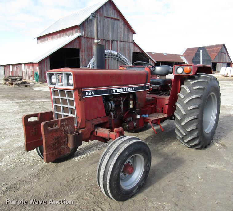 image for item DD3874 International 584 tractor
