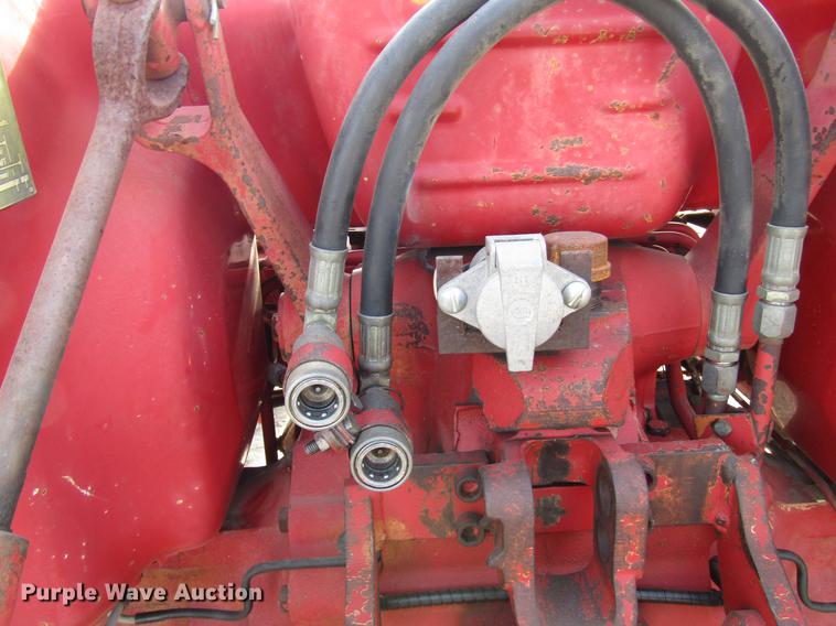 image for item DD3874 International 584 tractor