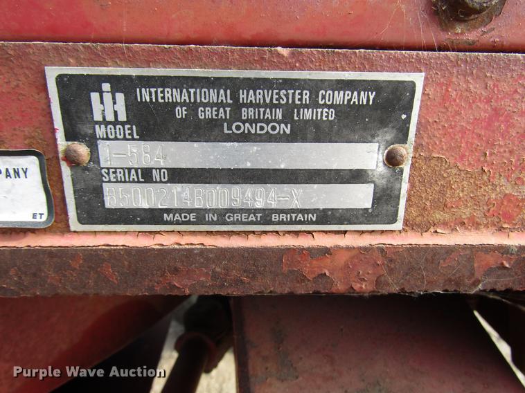 image for item DD3874 International 584 tractor