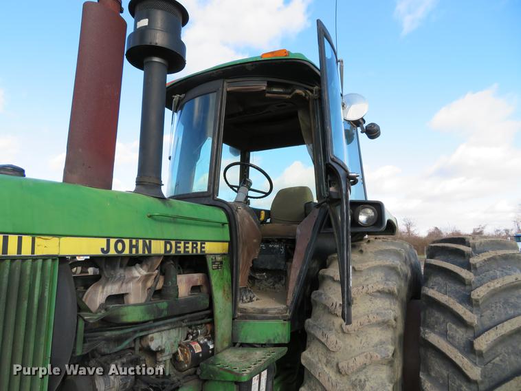image for item DE5027 1984 John Deere 4450 MFWD tractor