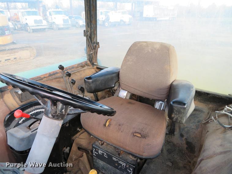 image for item DE5027 1984 John Deere 4450 MFWD tractor