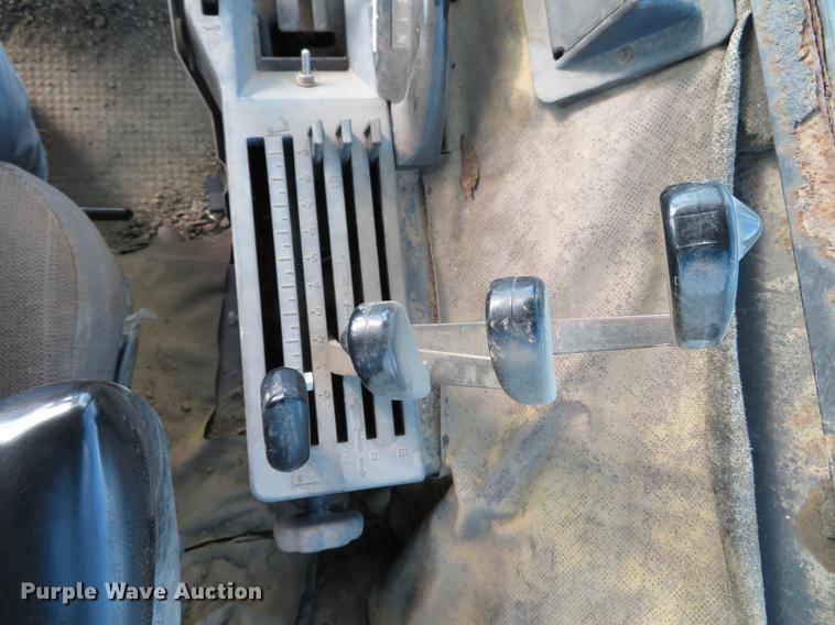 image for item DE5027 1984 John Deere 4450 MFWD tractor