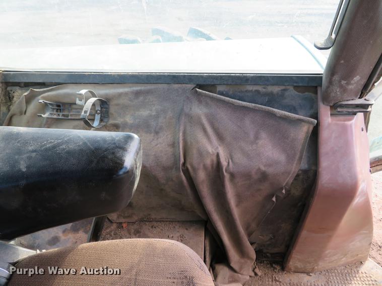 image for item DE5027 1984 John Deere 4450 MFWD tractor