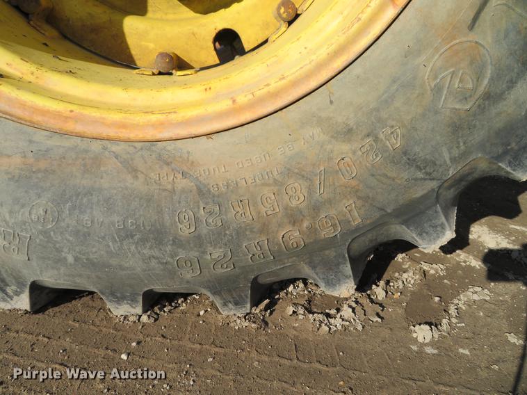 image for item DE5027 1984 John Deere 4450 MFWD tractor