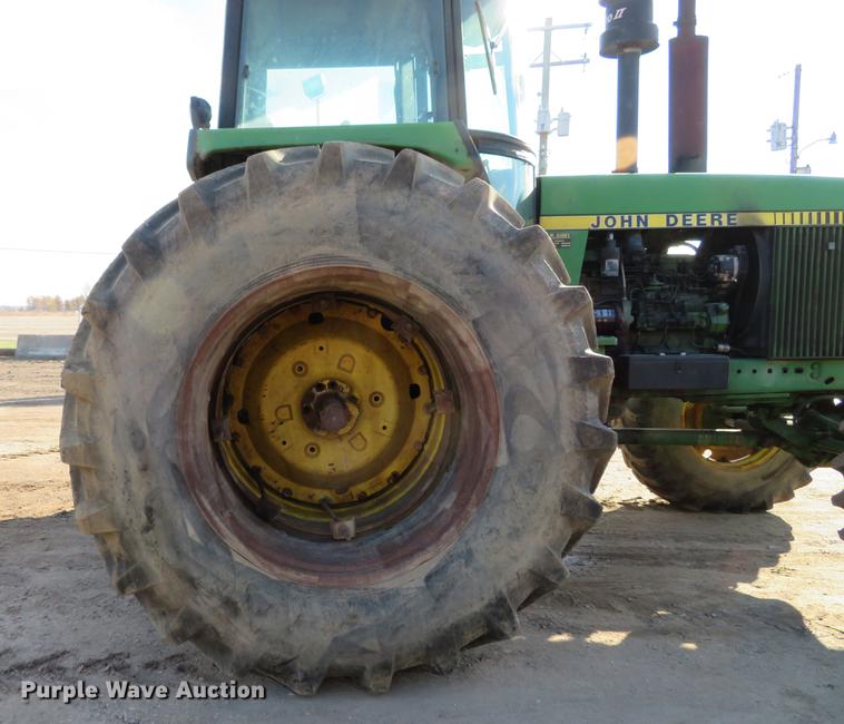 image for item DE5027 1984 John Deere 4450 MFWD tractor
