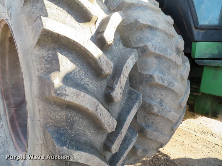 image for item DE5027 1984 John Deere 4450 MFWD tractor