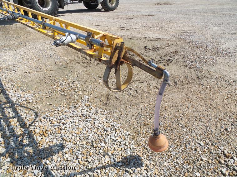 image for item DE5158 2000 Sterling L-Line applicator truck