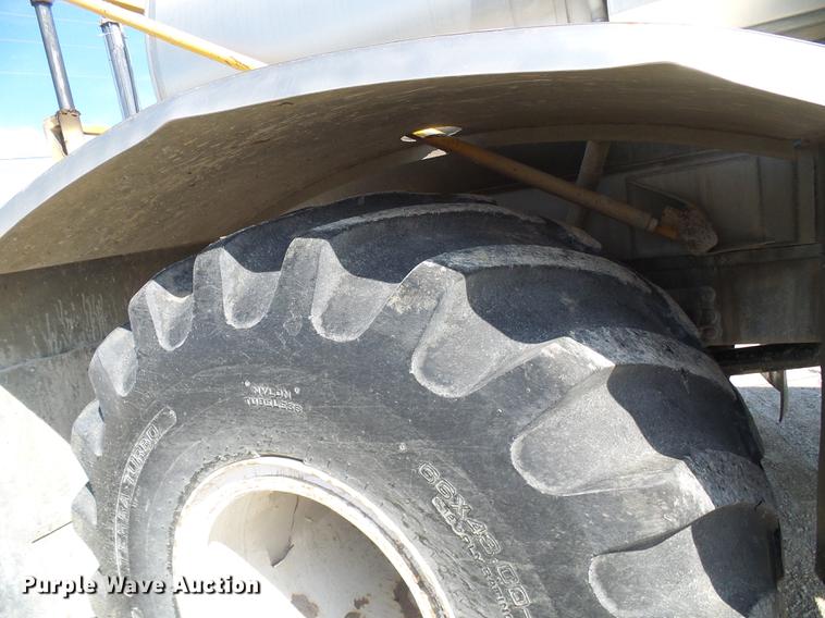 image for item DE5158 2000 Sterling L-Line applicator truck