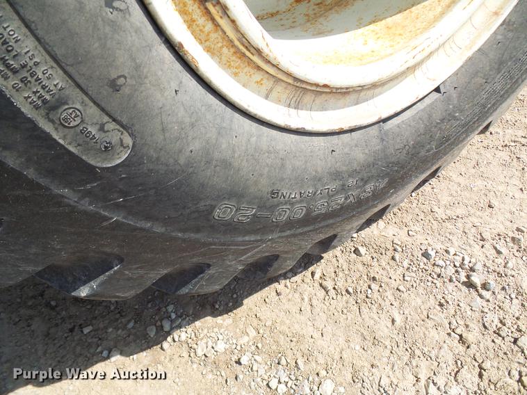 image for item DE5158 2000 Sterling L-Line applicator truck