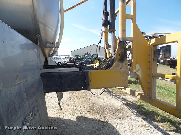 image for item DE5158 2000 Sterling L-Line applicator truck